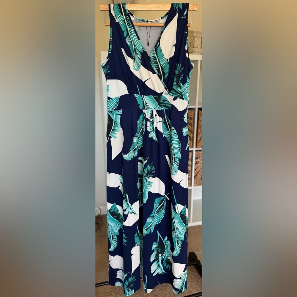Woman’s Navy Bahamas Fern Design Blue Green White